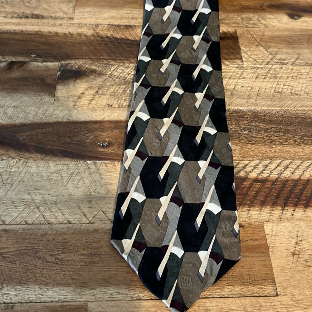 Silk tie